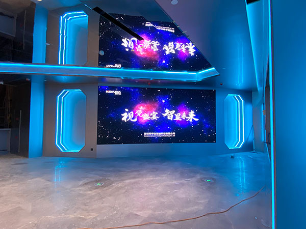 濟(jì)南 鼎冠鑫星 臺球連鎖應(yīng)用柯華達(dá)P2.5室內(nèi)全彩LED顯示屏